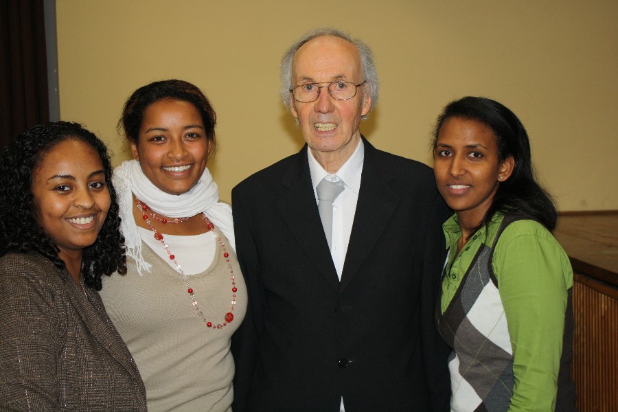 ../Images/Feiern in Hofheim Kirche 07.12.08 062.jpg